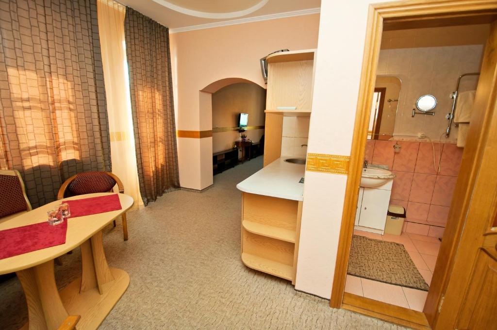 Atrium Hotel Mykolaiv Habitación foto